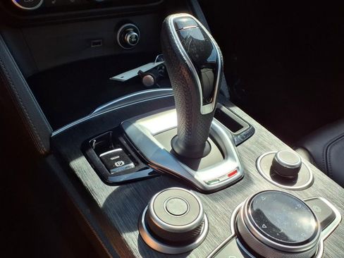 Used 2022 Alfa Romeo Stelvio Sprint image 13