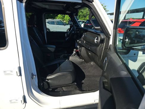 Used 2023 Jeep Wrangler Unlimited Rubicon 4xe AWD/4WD image 7