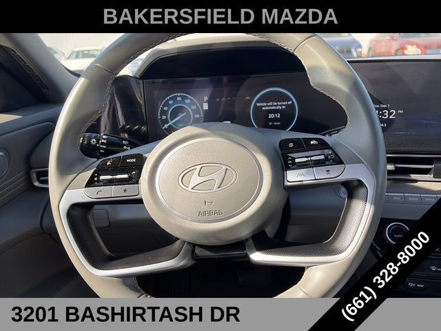 Used 2025 Hyundai Elantra SEL FWD image 14