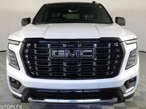 Used 2025 GMC Yukon Denali Ultimate AWD/4WD image 2