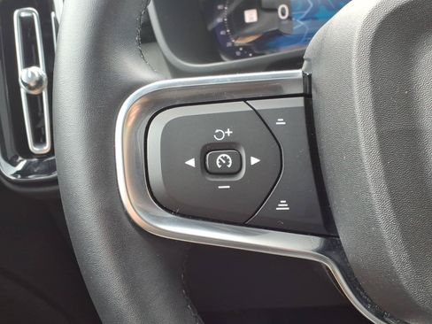 Certified 2025 Volvo EX40 Ultra AWD/4WD image 30