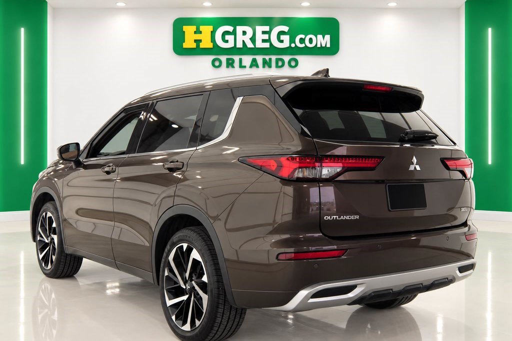 Used 2022 Mitsubishi Outlander SEL AWD/4WD image 2