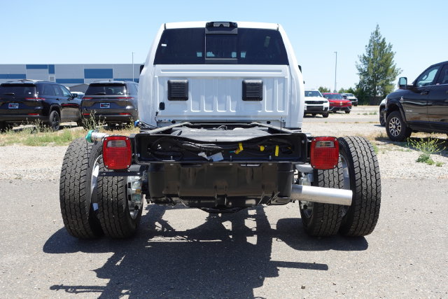 New 2025 RAM 5500 Tradesman w/ Chrome Appearance Group AWD/4WD image 10