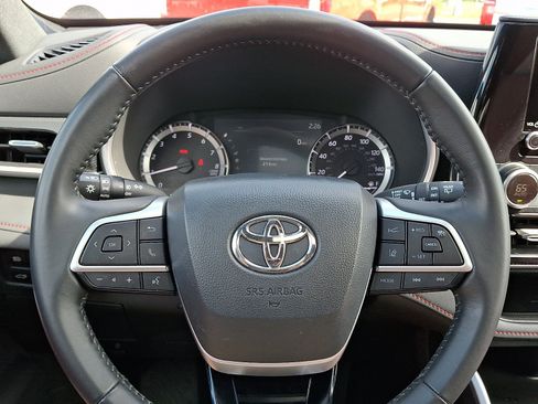 Used 2024 Toyota Highlander XSE AWD/4WD image 20