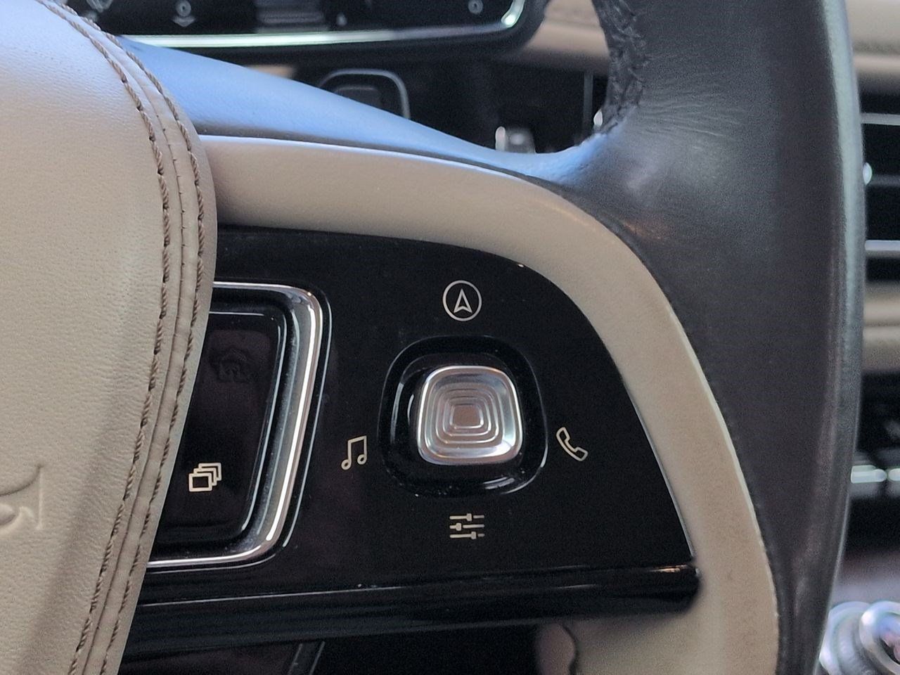 Certified 2020 Lincoln Aviator Reserve w/ Equipment Group 201A RWD image 27