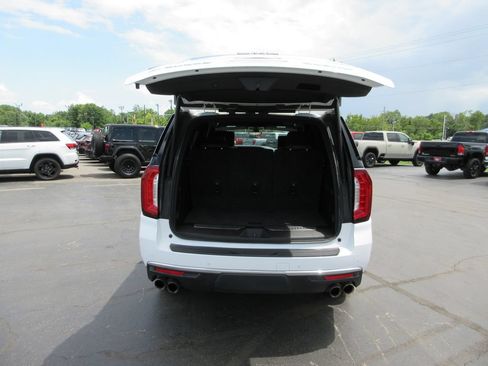 Used 2021 GMC Yukon Denali w/ Denali Ultimate Package AWD/4WD image 7