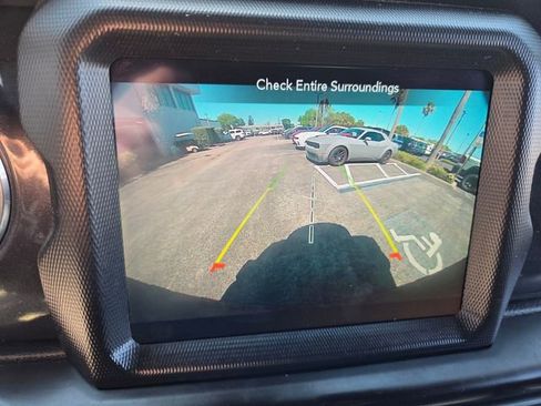 Certified 2022 Jeep Wrangler Unlimited Rubicon w/ Xtreme Recon 35" Tire Package image 17