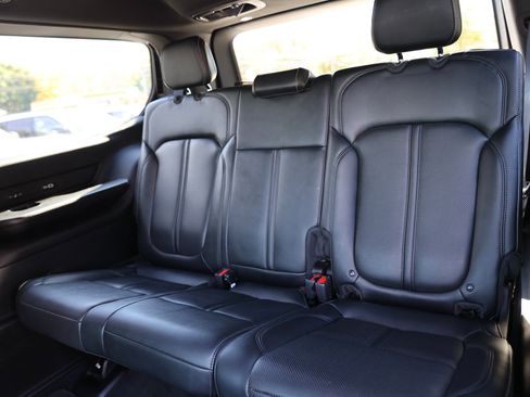 Used 2022 Jeep Wagoneer Series III w/ Convenience Group I image 24