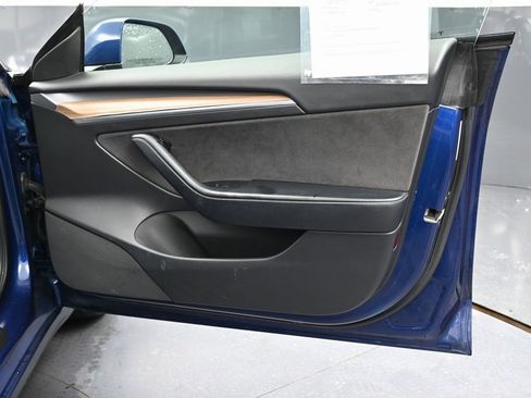 Used 2022 Tesla Model 3 image 39