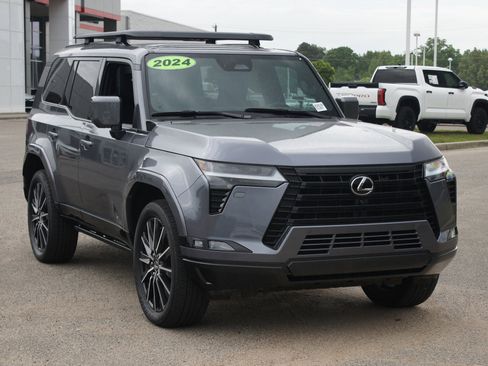 Used 2024 Lexus GX 550 w/ Accessory Package (31) AWD/4WD image 24