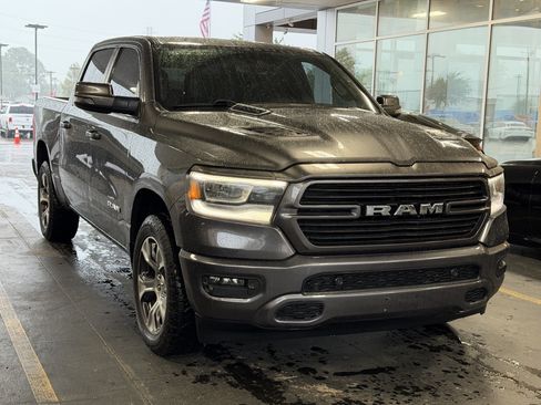 Used 2023 RAM 1500 Laramie AWD/4WD image 3