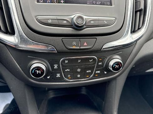 Used 2024 Chevrolet Equinox LT FWD image 11