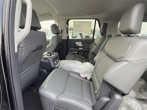 New 2026 Ford Expedition Active image 13