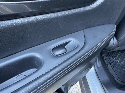 Used 2017 Nissan Rogue S image 36