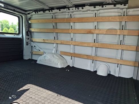 Used 2024 GMC Savana 2500 w/ Driver Convenience Package RWD image 21