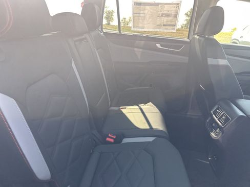 New 2026 Volkswagen Atlas Peak Edition image 37