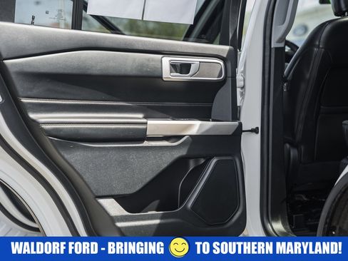 Used 2022 Ford Explorer XLT w/ Equipment Group 202A AWD/4WD image 43