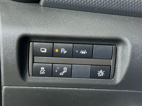Used 2024 Nissan Kicks S FWD image 17