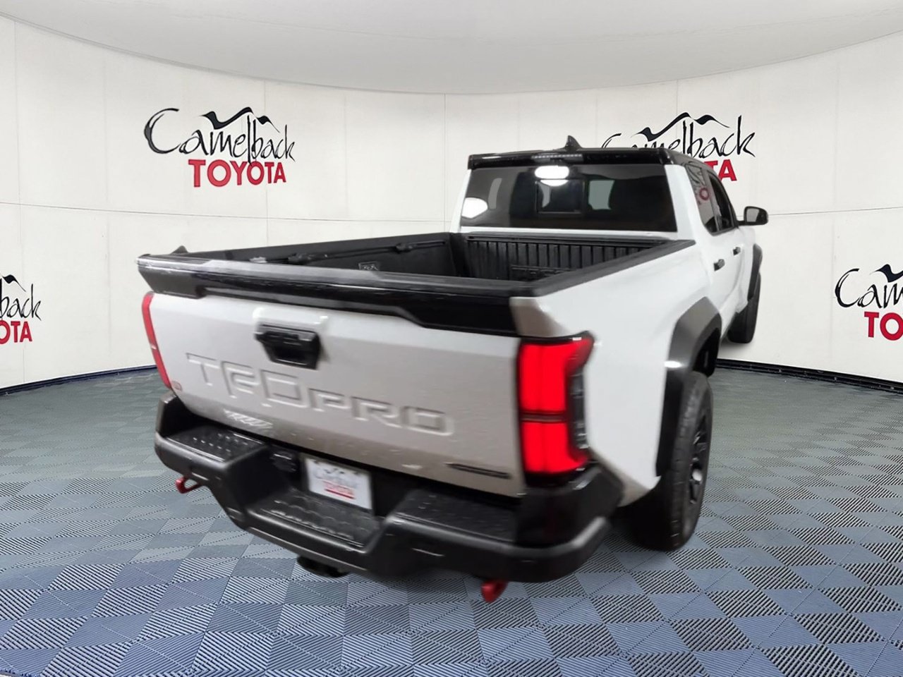 Used 2025 Toyota Tacoma TRD Pro AWD/4WD image 9