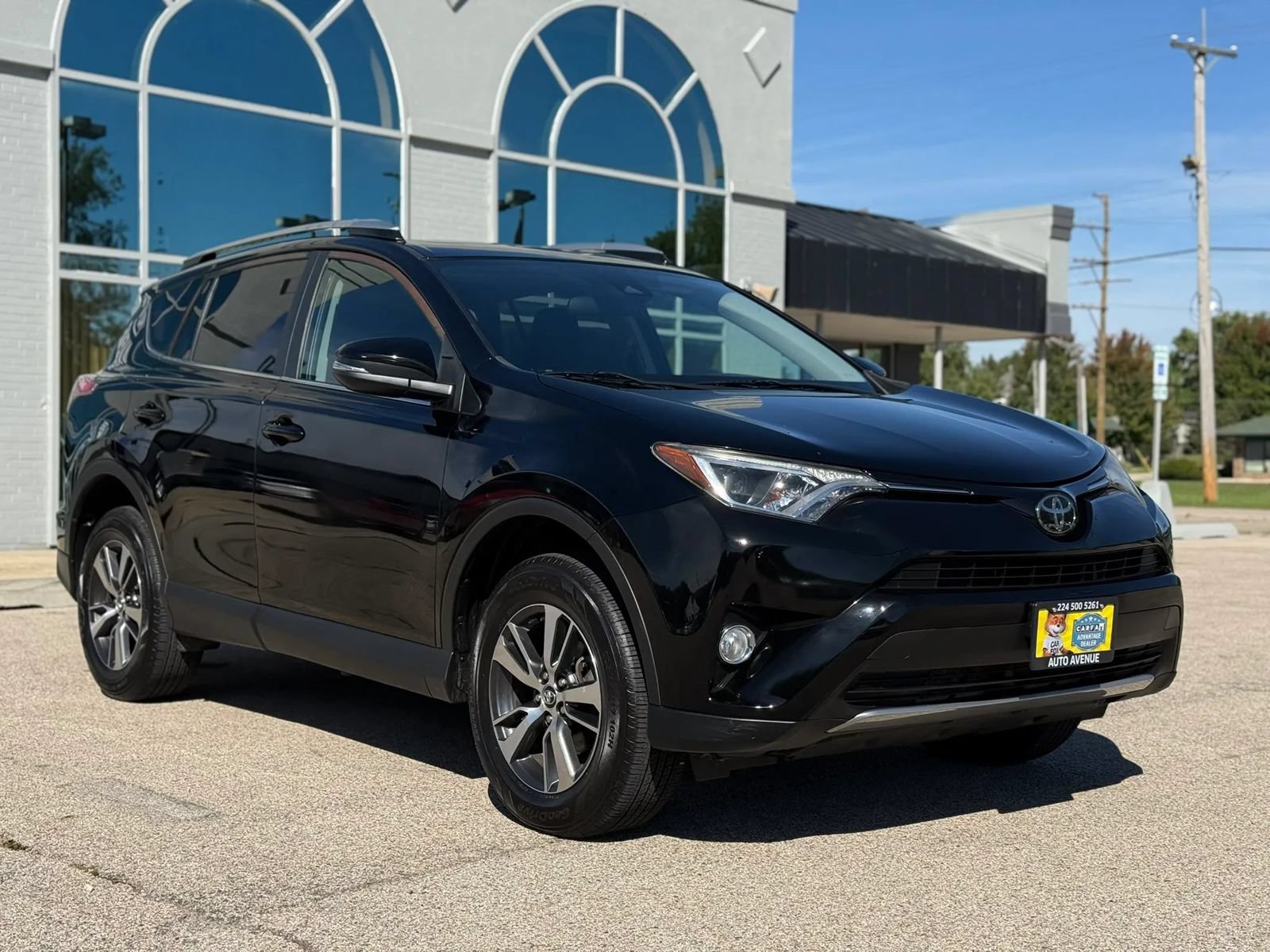 Used 2018 Toyota RAV4 XLE w/ Plus Extra Value Package FWD image 1