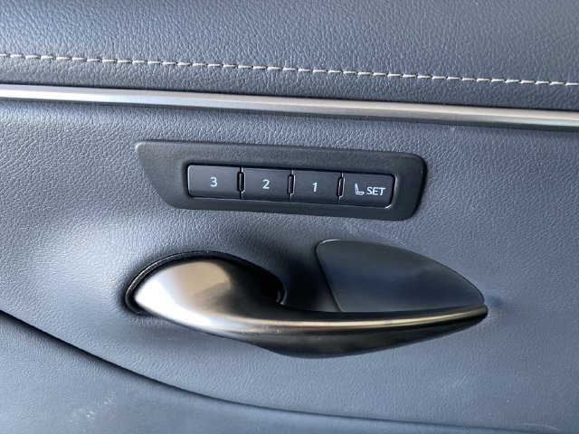 Used 2025 Lexus ES 300h w/ Premium Package FWD image 20