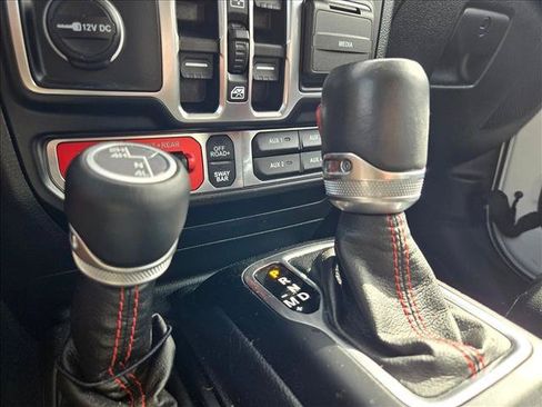 Used 2021 Jeep Wrangler Unlimited Rubicon AWD/4WD image 13