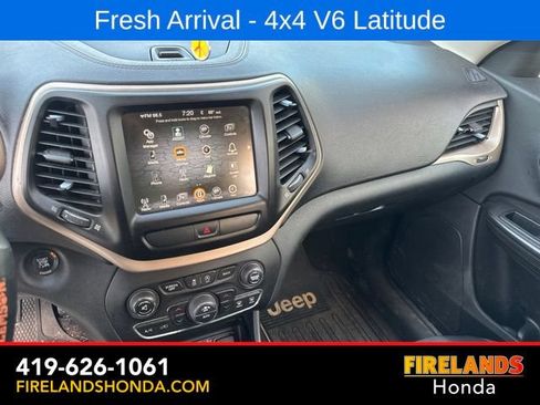 Used 2015 Jeep Cherokee Latitude w/ Comfort/Convenience Group AWD/4WD image 19