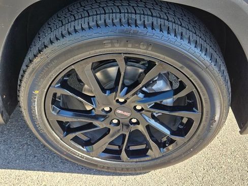 Used 2023 GMC Terrain SLE w/ Elevation Edition AWD/4WD image 13