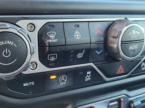 Used 2023 Jeep Wrangler Unlimited Rubicon w/ Xtreme 35 Tire Package image 12