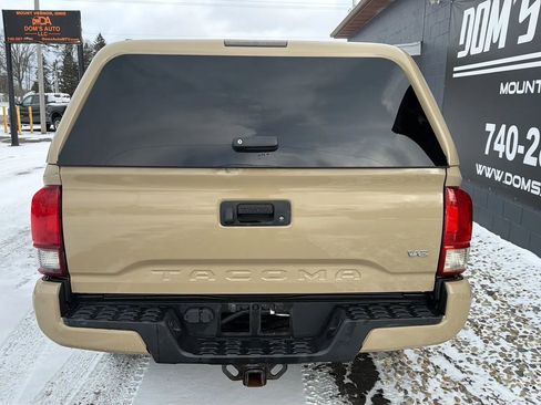 Used 2018 Toyota Tacoma TRD Off-Road image 4