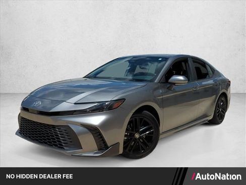 Used 2025 Toyota Camry SE w/ Convenience Package FWD image 1