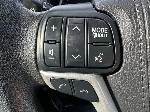 Used 2018 Toyota Highlander LE image 22