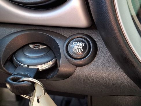 Used 2011 MINI Cooper Clubman FWD image 19