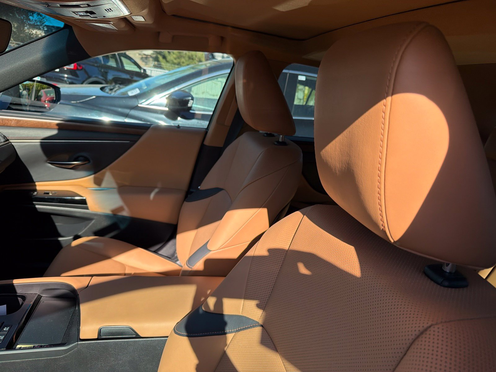 Used 2023 Lexus ES 300h w/ Premium Package FWD image 8