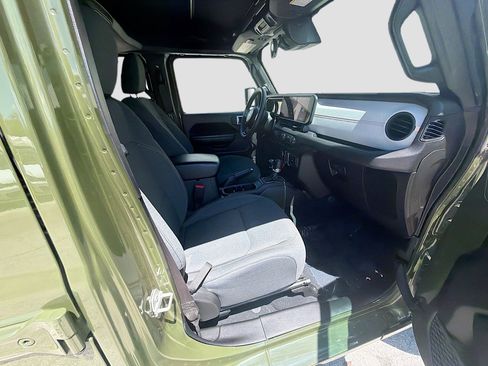 Used 2024 Jeep Wrangler Sport S w/ Convenience Group AWD/4WD image 31