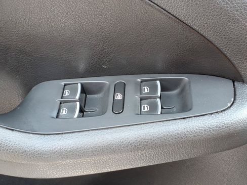 Used 2014 Volkswagen Jetta SE FWD image 19