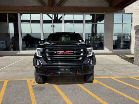 Used 2021 GMC Sierra 1500 AT4 image 2