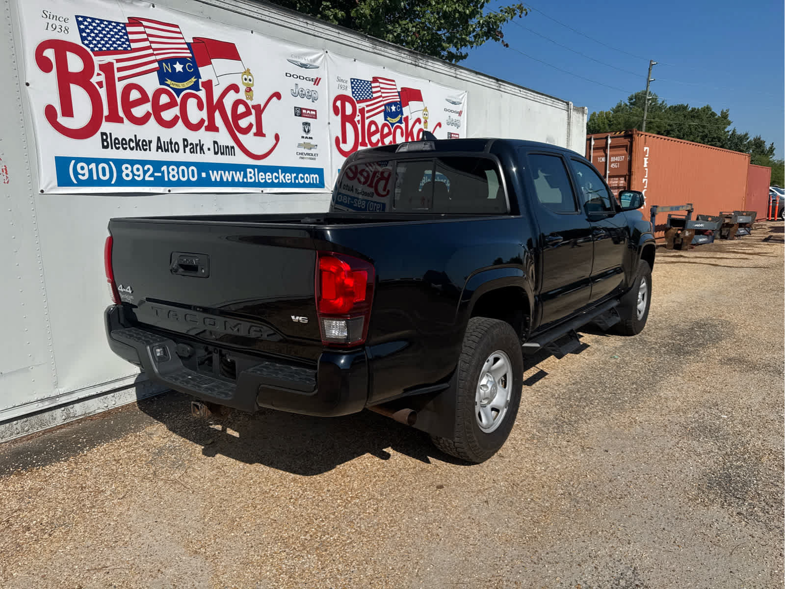 Used 2020 Toyota Tacoma SR AWD/4WD image 3