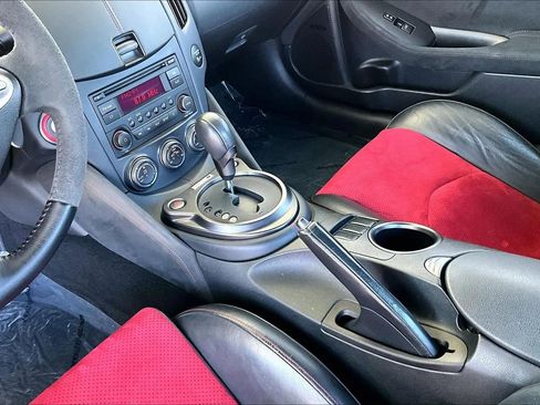 Used 2017 Nissan 370Z NISMO image 14