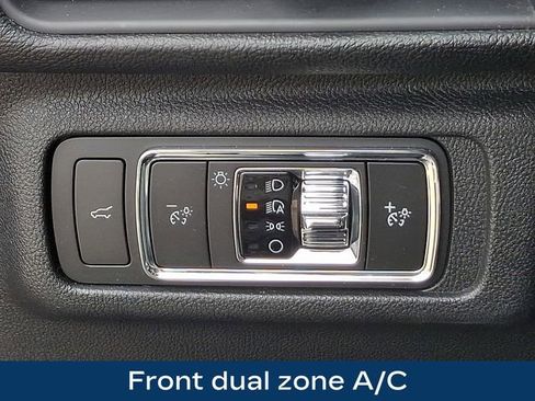 Used 2022 Lincoln Corsair Reserve w/ Luxury Package image 9