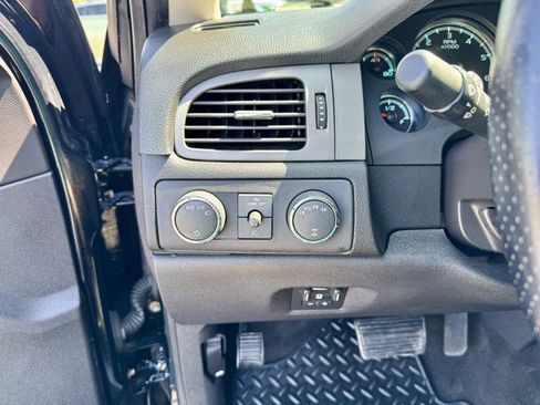 Used 2013 Chevrolet Silverado 1500 LTZ AWD/4WD image 21