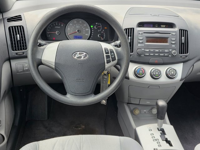 Used 2009 Hyundai Elantra GLS FWD image 11