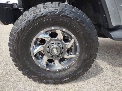 Used 2018 Jeep Wrangler Unlimited Sahara AWD/4WD image 30