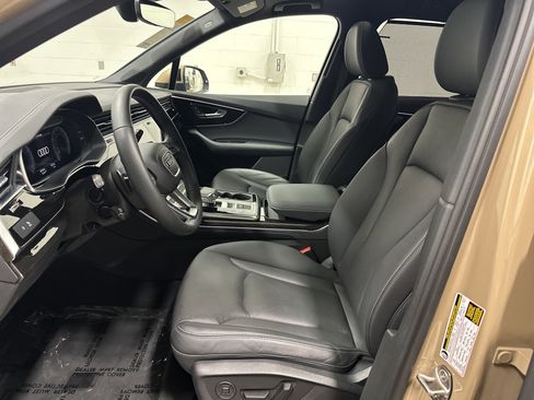 Used 2025 Audi Q7 3.0T Premium Plus AWD/4WD image 16