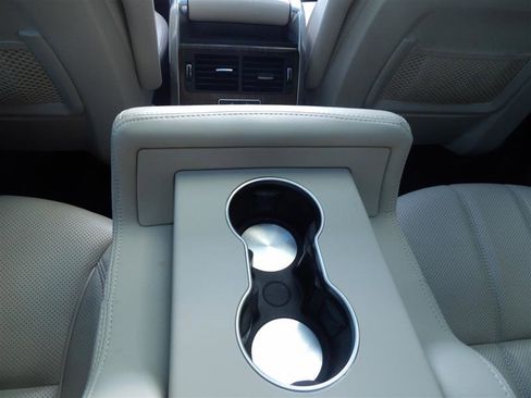 Used 2016 Land Rover Range Rover Sport HSE image 18