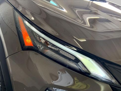 Used 2025 Nissan Rogue SV AWD/4WD image 27
