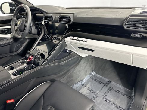Used 2024 Lamborghini Urus S image 28