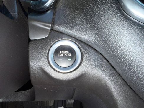 Used 2018 Chevrolet Equinox LT FWD image 31