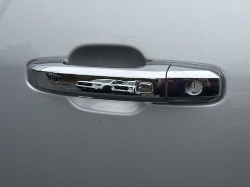 Used 2023 GMC Sierra 3500 SLT w/ SLT Premium Package image 41