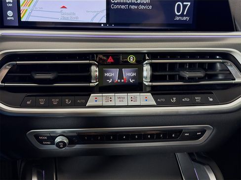 Used 2023 BMW X6 xDrive40i w/ Premium Package image 19